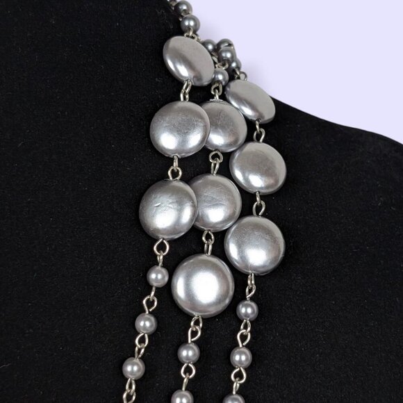 V. Premier Designs Silver Metallic Demipa - Picture 5 of 8